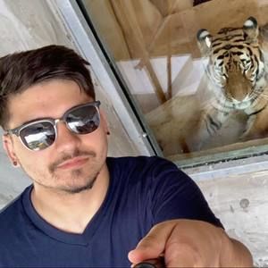 Meet your Posher, Fudo